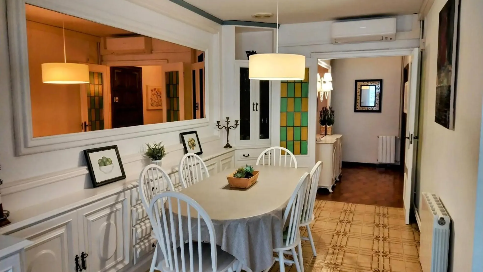 Spacious Family Flat Centrally Located. Palamós Apartamento